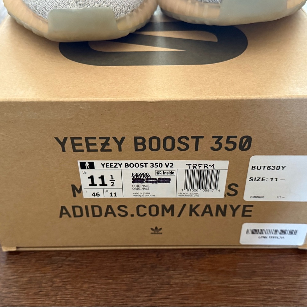 Adidas Yeezy Boost 350 V2 True Form 11.5 - Picture 9 of 11